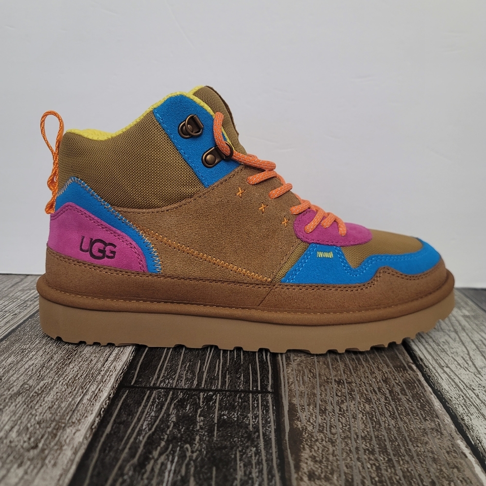 UGG Highland  Heritage HI CHESTNUT Multi Textile Trail Women's Shoe  Size  US 10